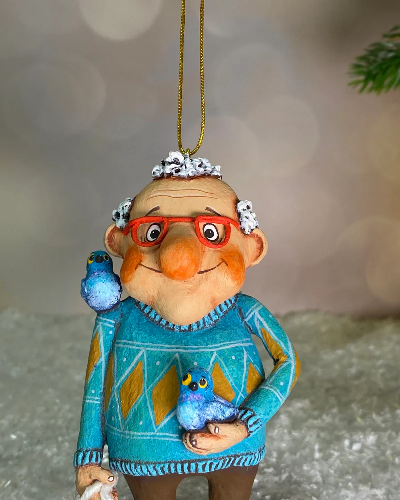 Ёлочная игрушка «Дед с голубем»