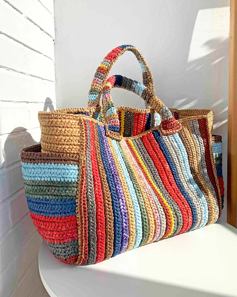 Сумка Weekender из рафии с карманами