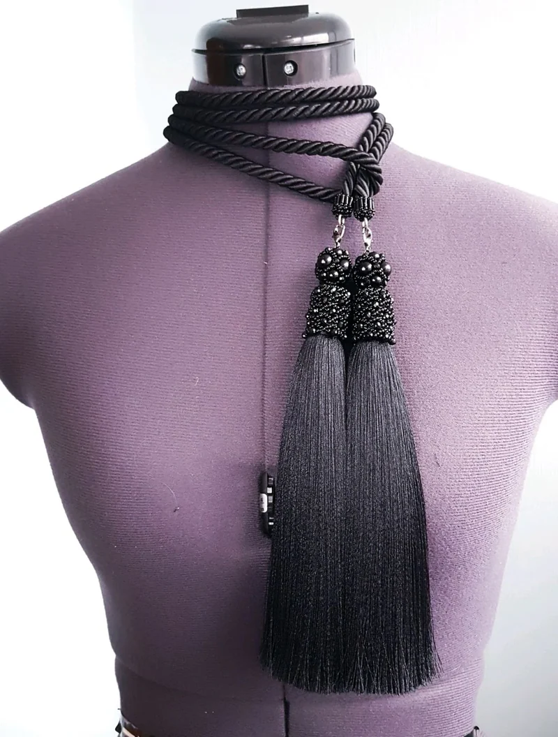 Пояс с кисточками "Black Silk"