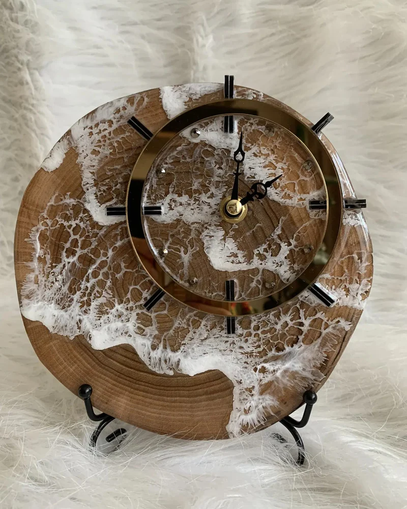 Часы настольные Морские бесшумные,18*18*1,2см, карагач, подставка, ручная работа — Морские