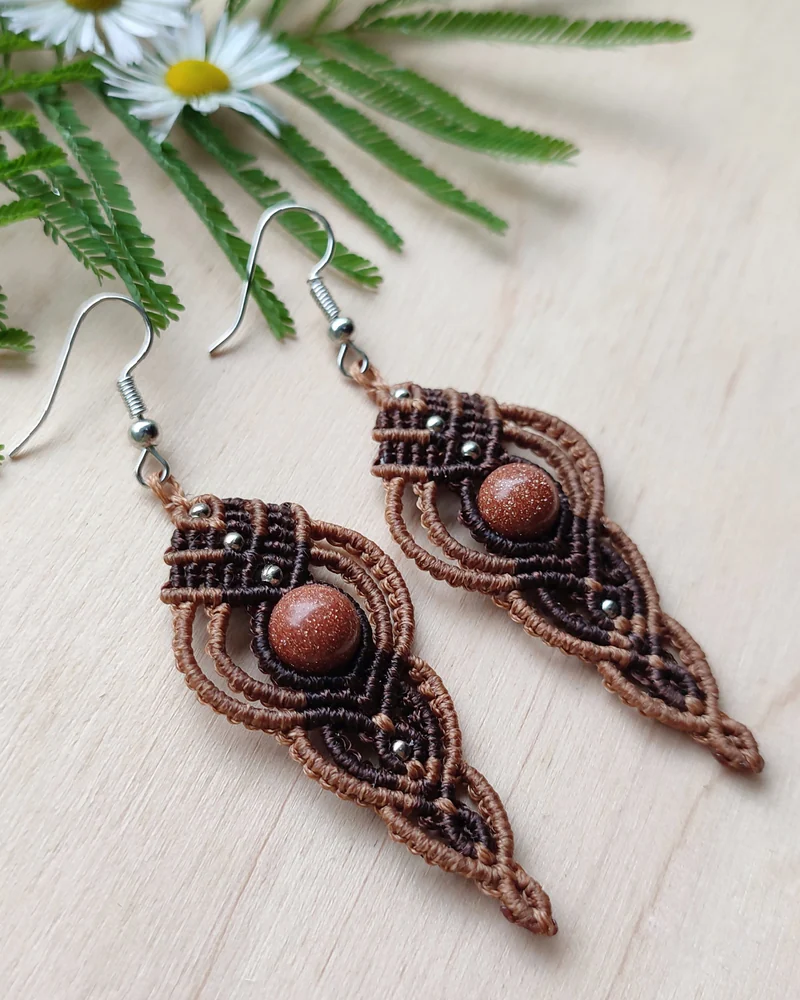 Серьги макраме «Жива» — коричневые