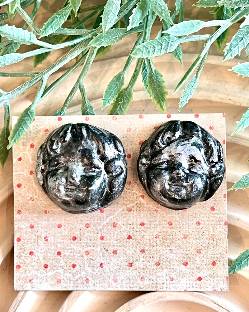 Куколка пусеты