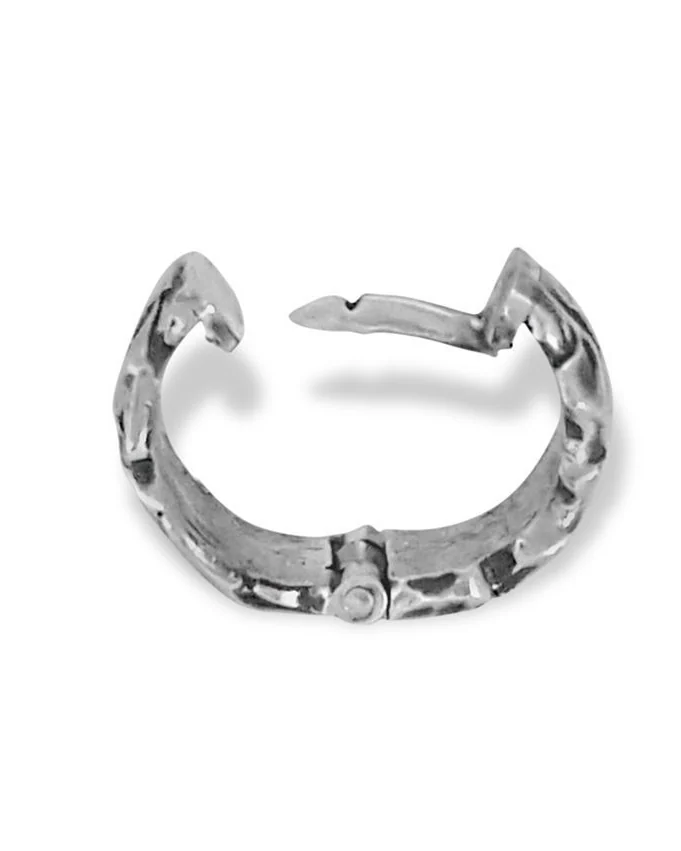 Серебряная серьга "Hard" мужская, частично чернёная, широкая