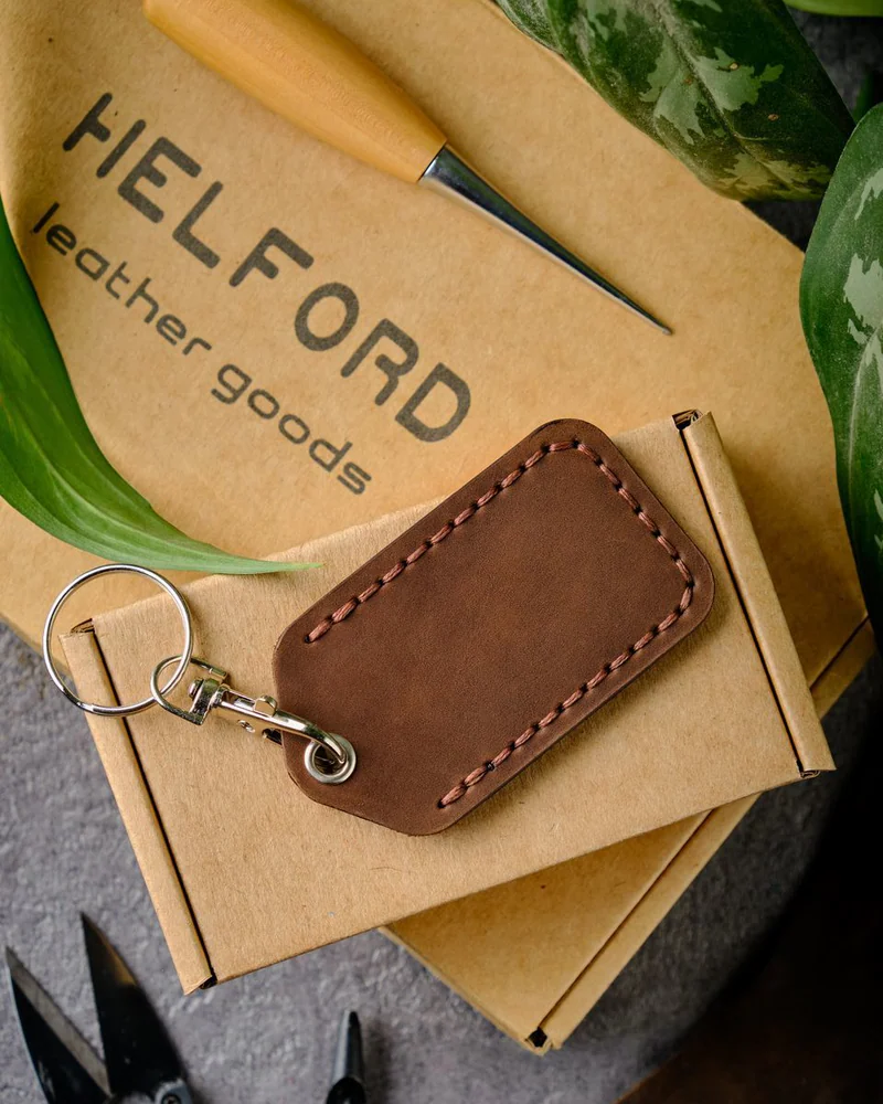 Брелок-чехол для ключей из натуральной кожи HELFORD Smart коричневый