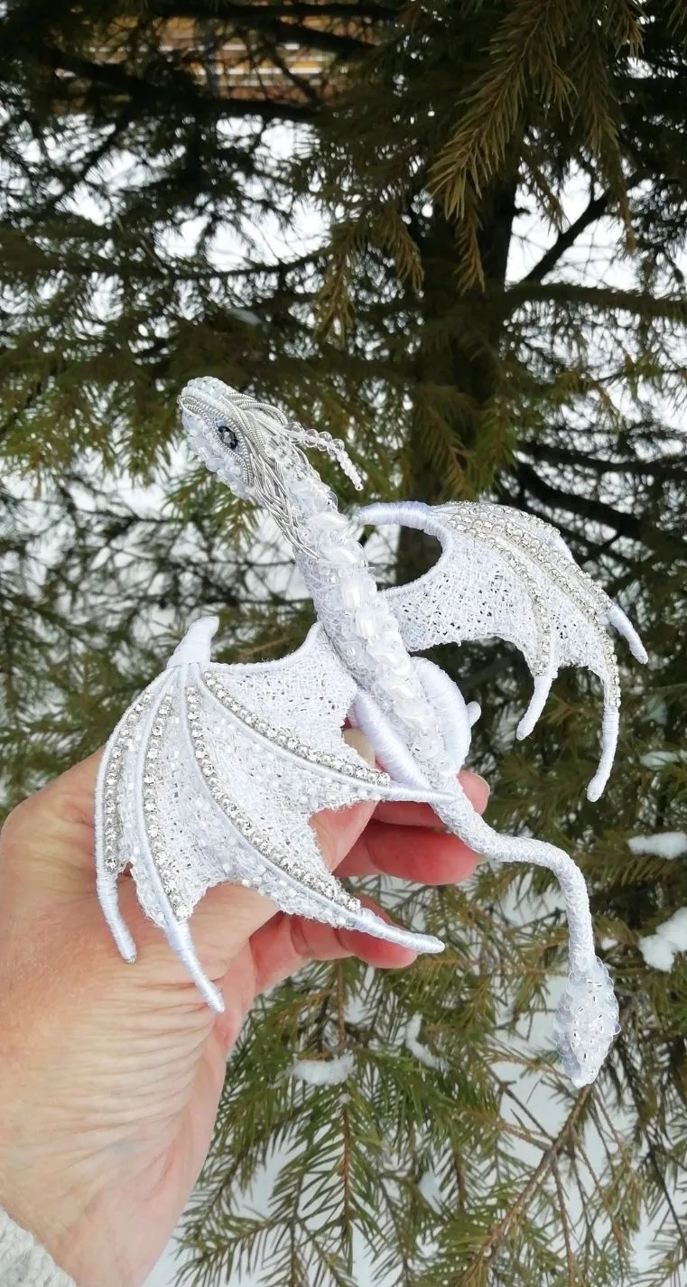 Брошь «Ice Dragon», белая