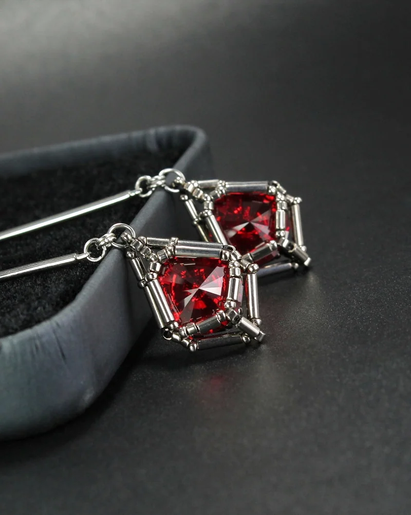 Вечерние красные серьги "Scarlet noir" — Основной