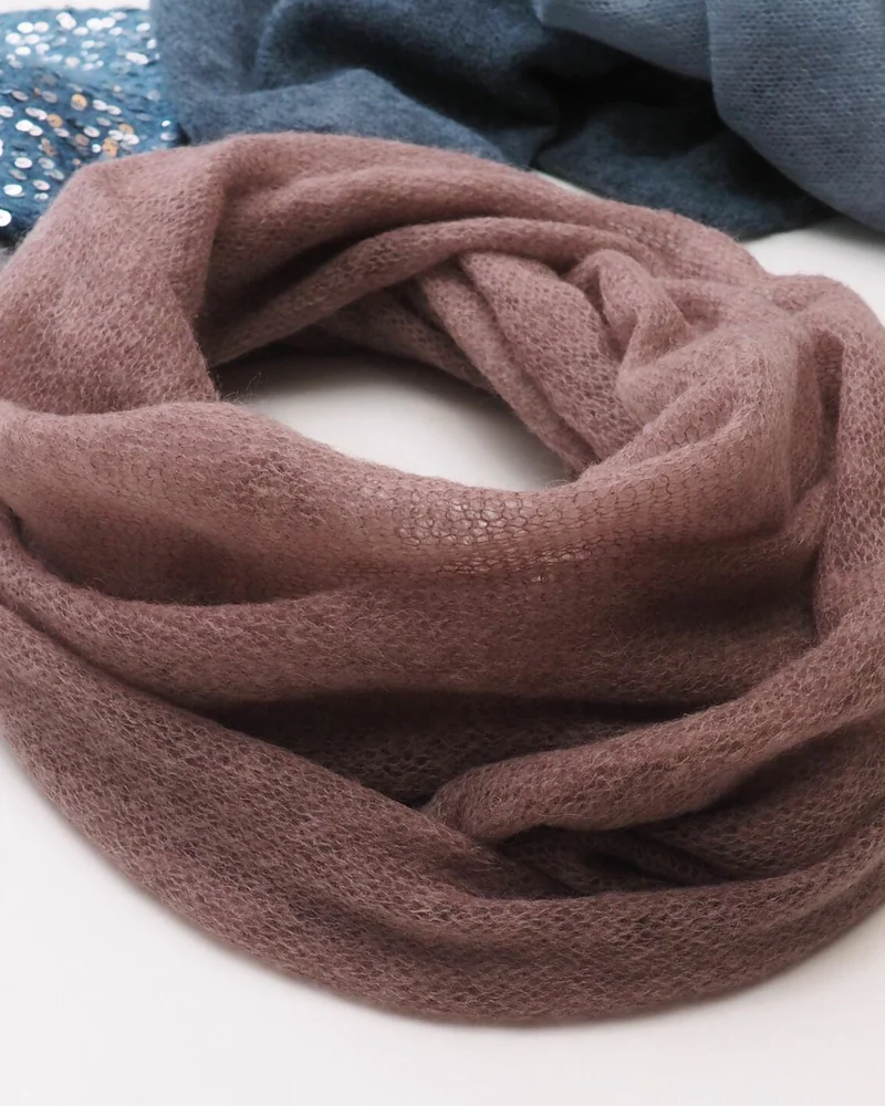 Снуд женский вязаный из кид-мохера