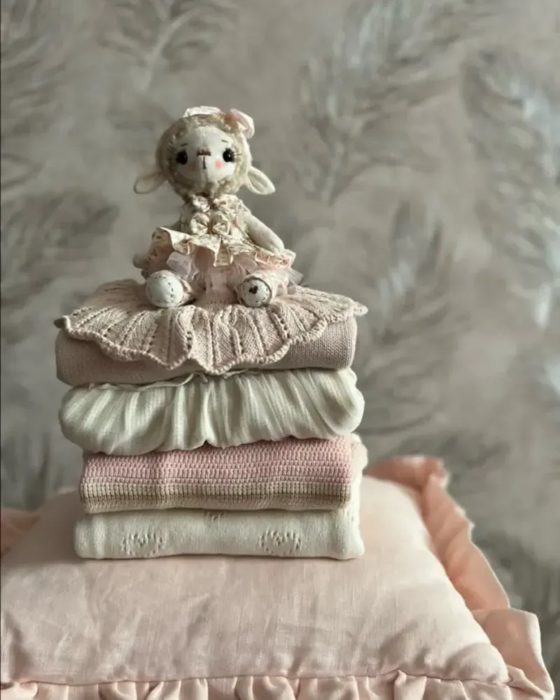 Белая овечка, 18 см