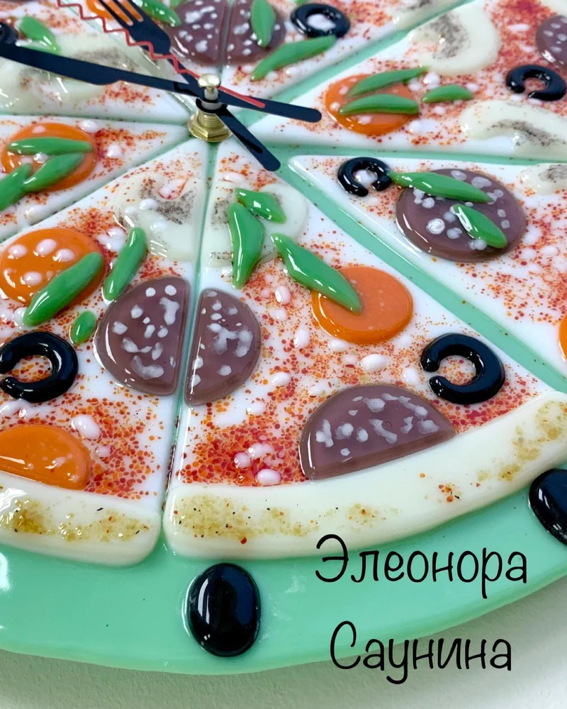 Часы настенные фьюзинг Пицца