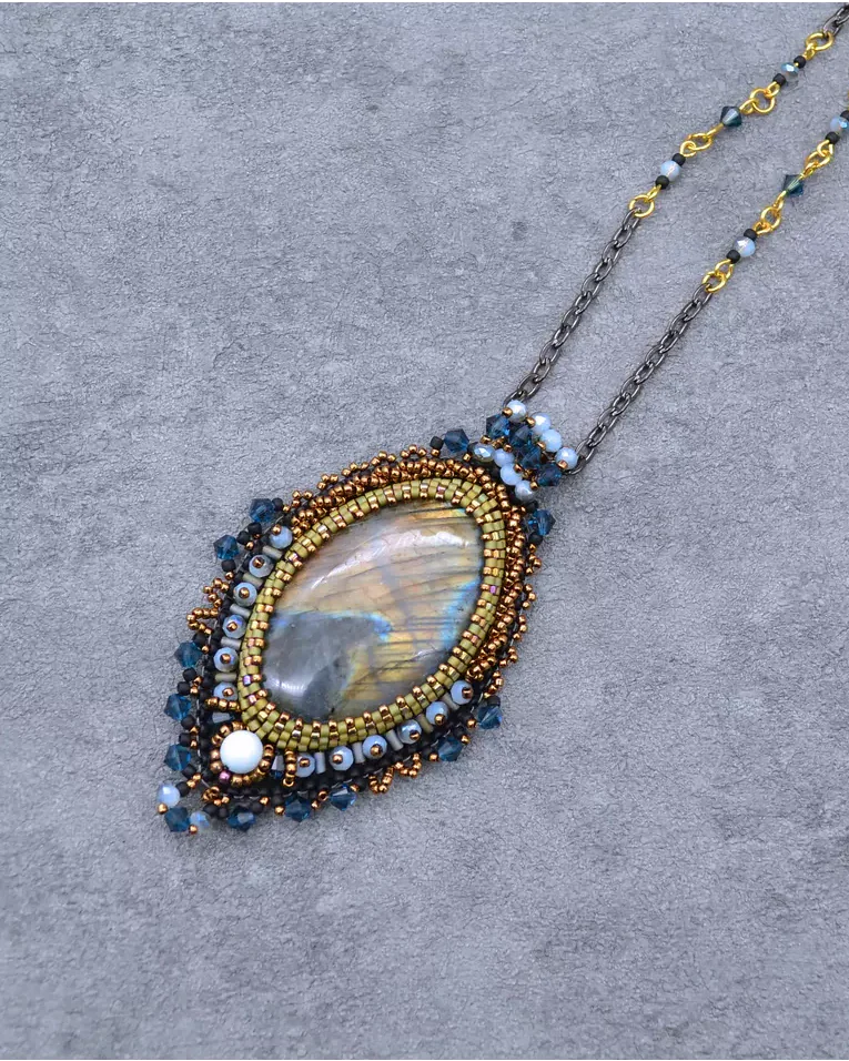 Авторский кулон с лабрадором и Swarovski