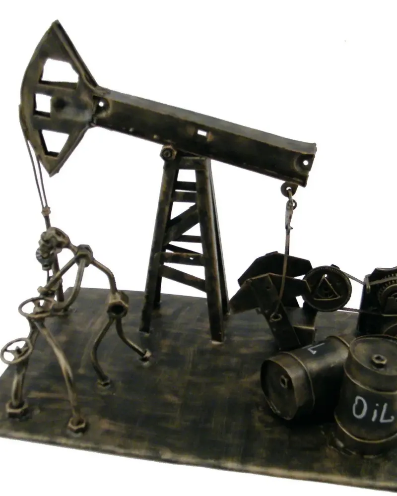 Нефтяник — Основной