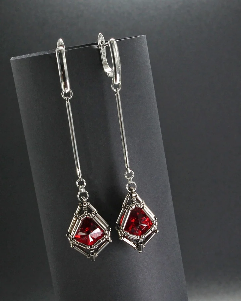 Вечерние красные серьги "Scarlet noir" — Основной