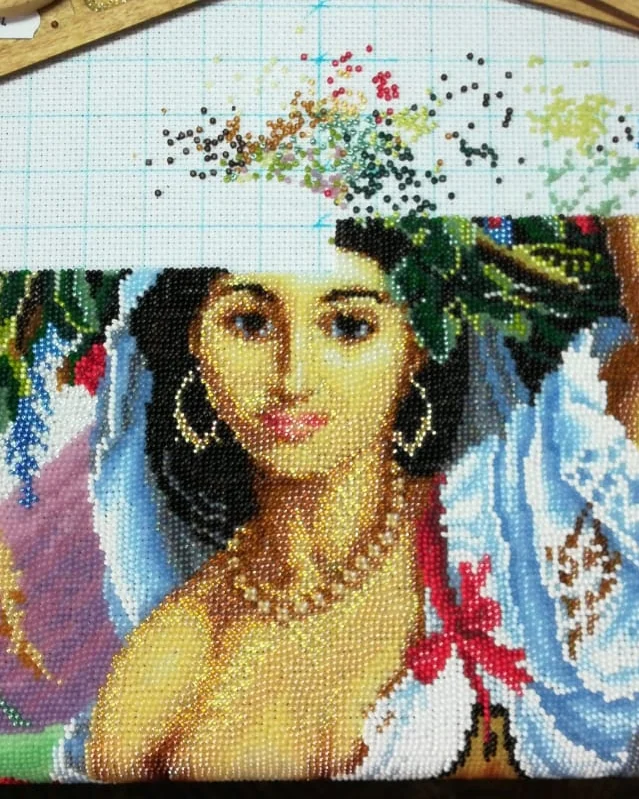 Картина, вышитая бисером «Итальянка с цветами»