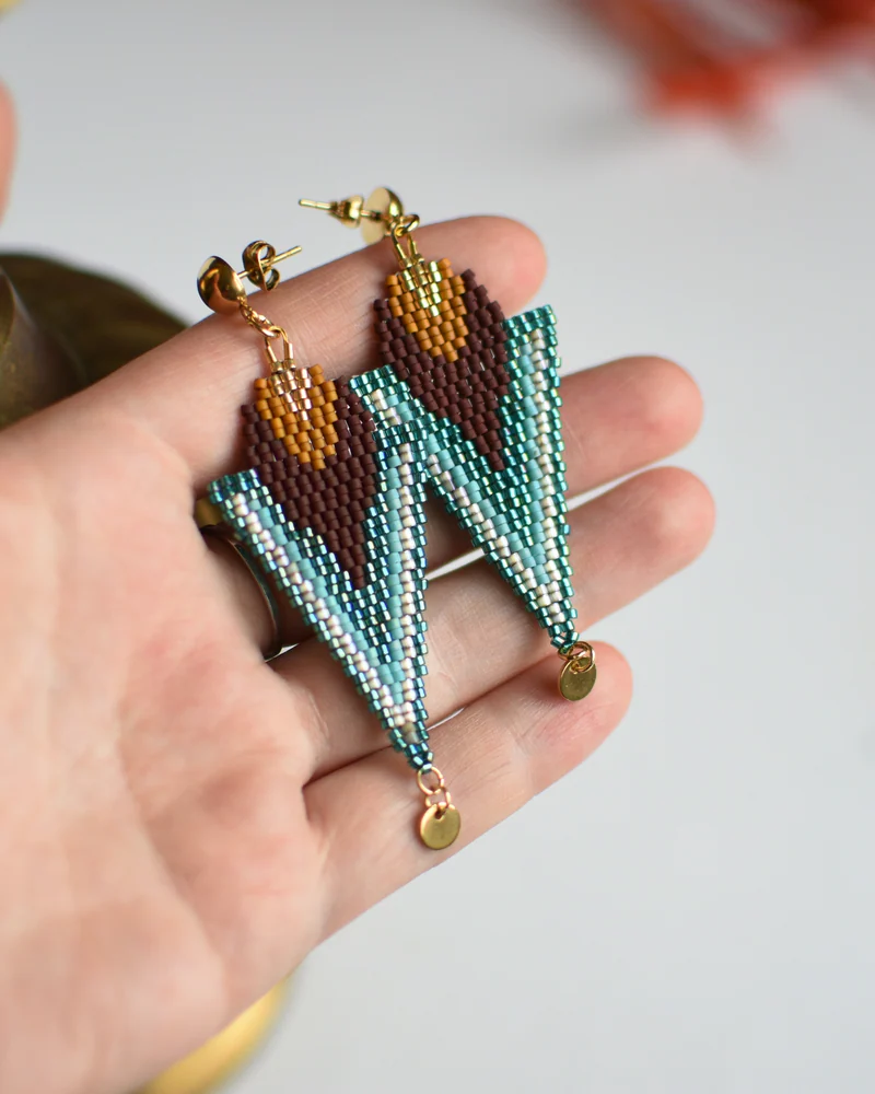 Серьги из бисера "Острие"
