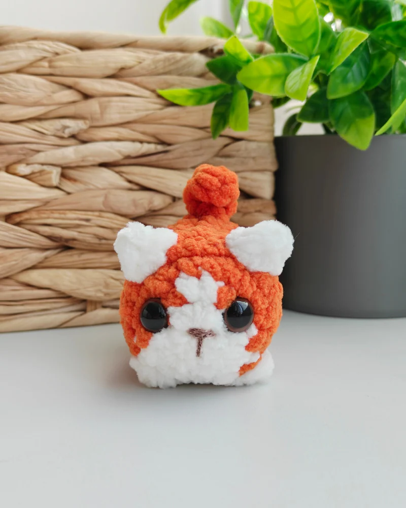 Котёнок из плюшевой пряжи
