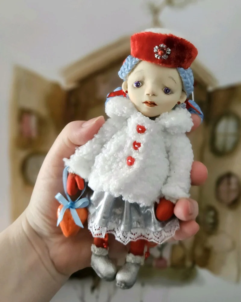 Кукла подвесная Гимназистка