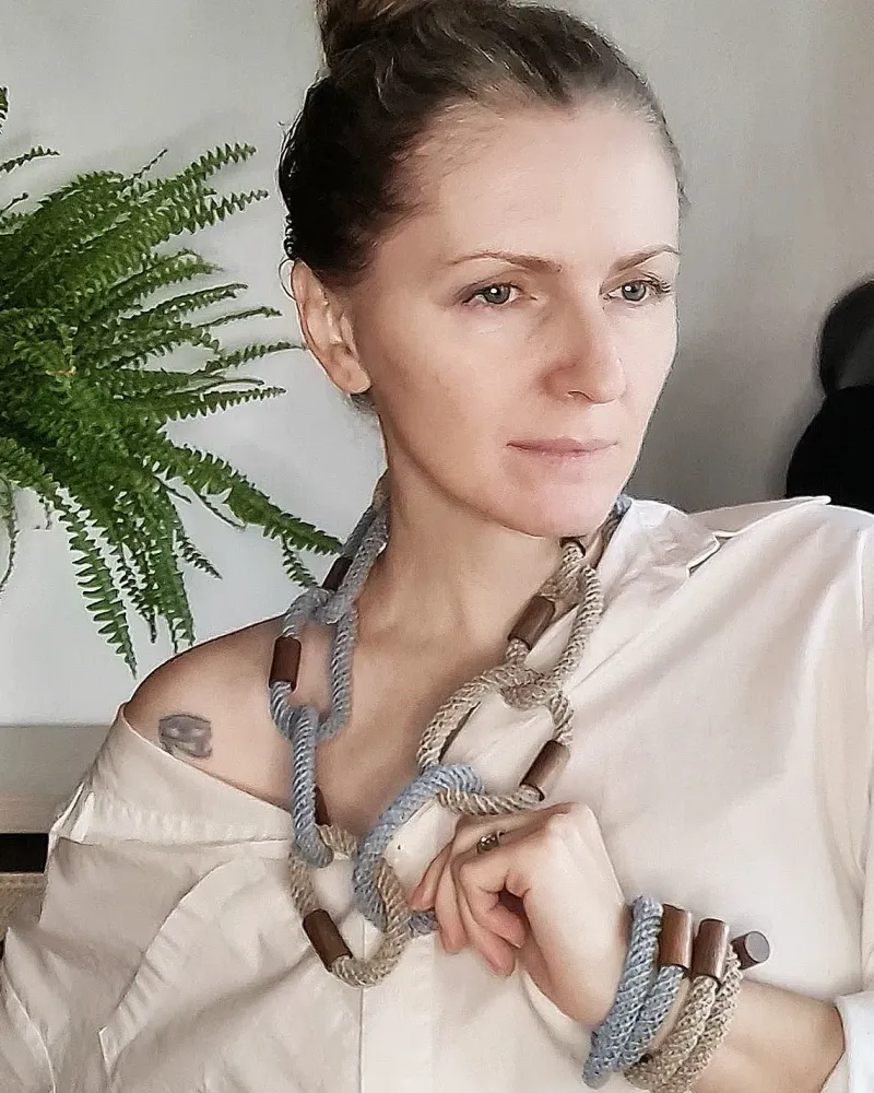 Вязаное льняное колье-цепь с деревом «Ритм» авангард