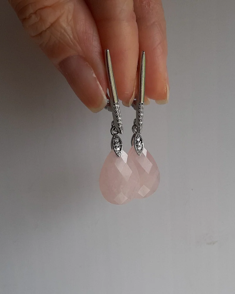 Серьги с розовым кварцем капля