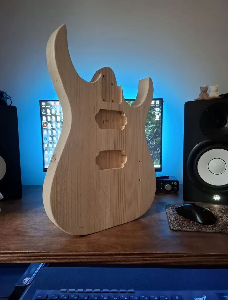 Корпус для электрогитары Superstrat HH из сосны