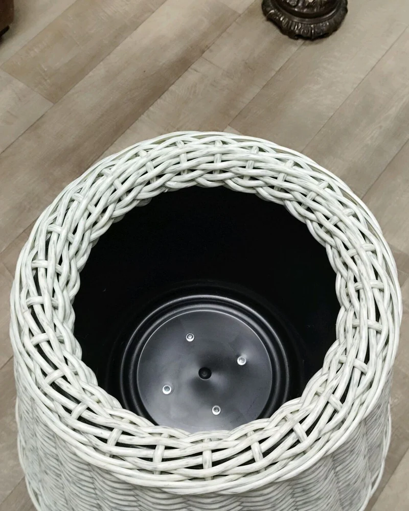 Кашпо-амфора из ротанга молочного оттенка, 57 и 70 см