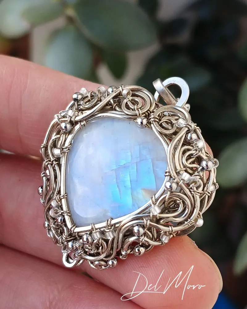 Кулон с камнем лунный камень кулон сердце адуляр "Ice" — голубой