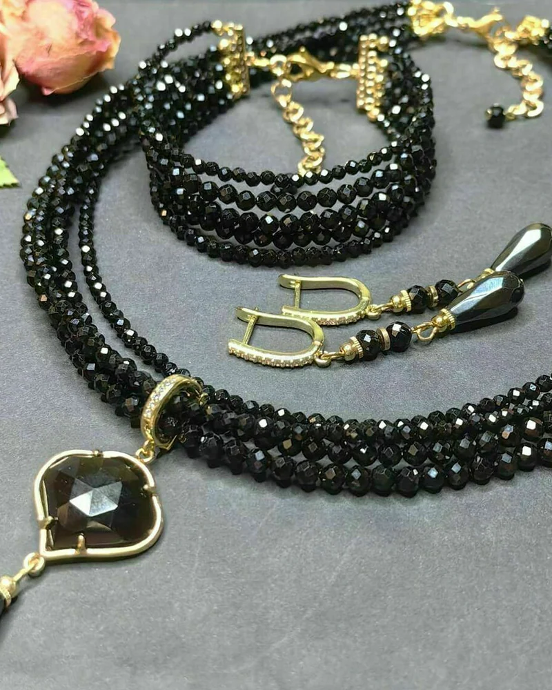 Серьги с натуральным шпинелью и гематитом
