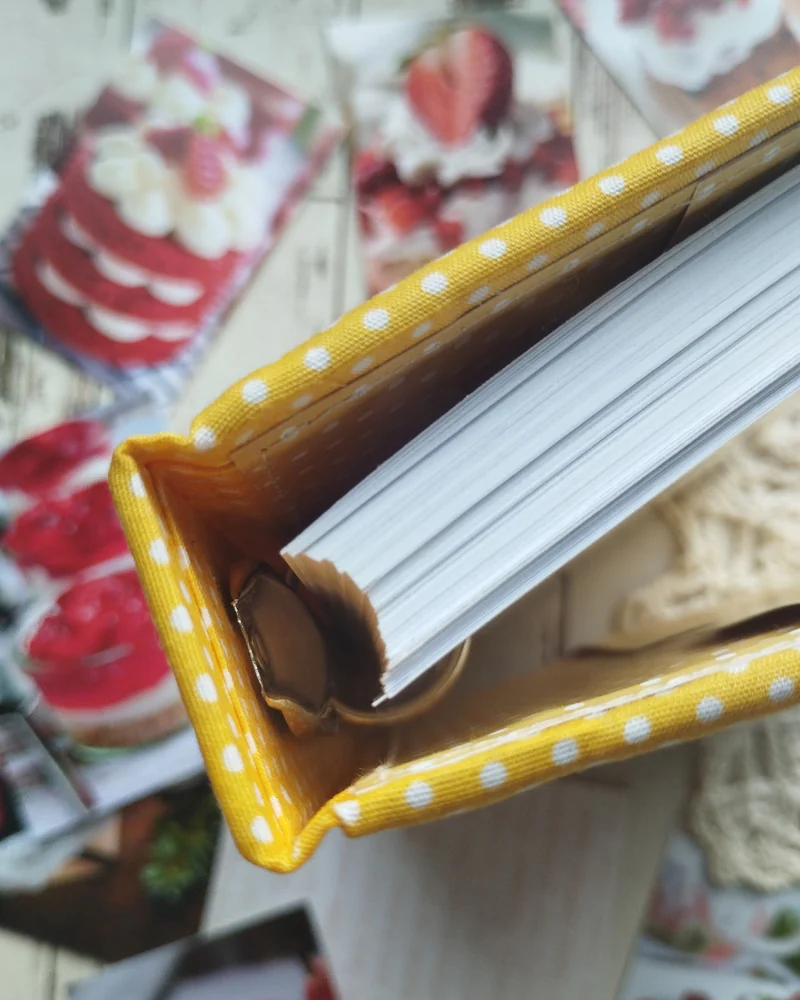 Кулинарная книга на кольцах 13×16 см — Жёлтая в горошек, груши