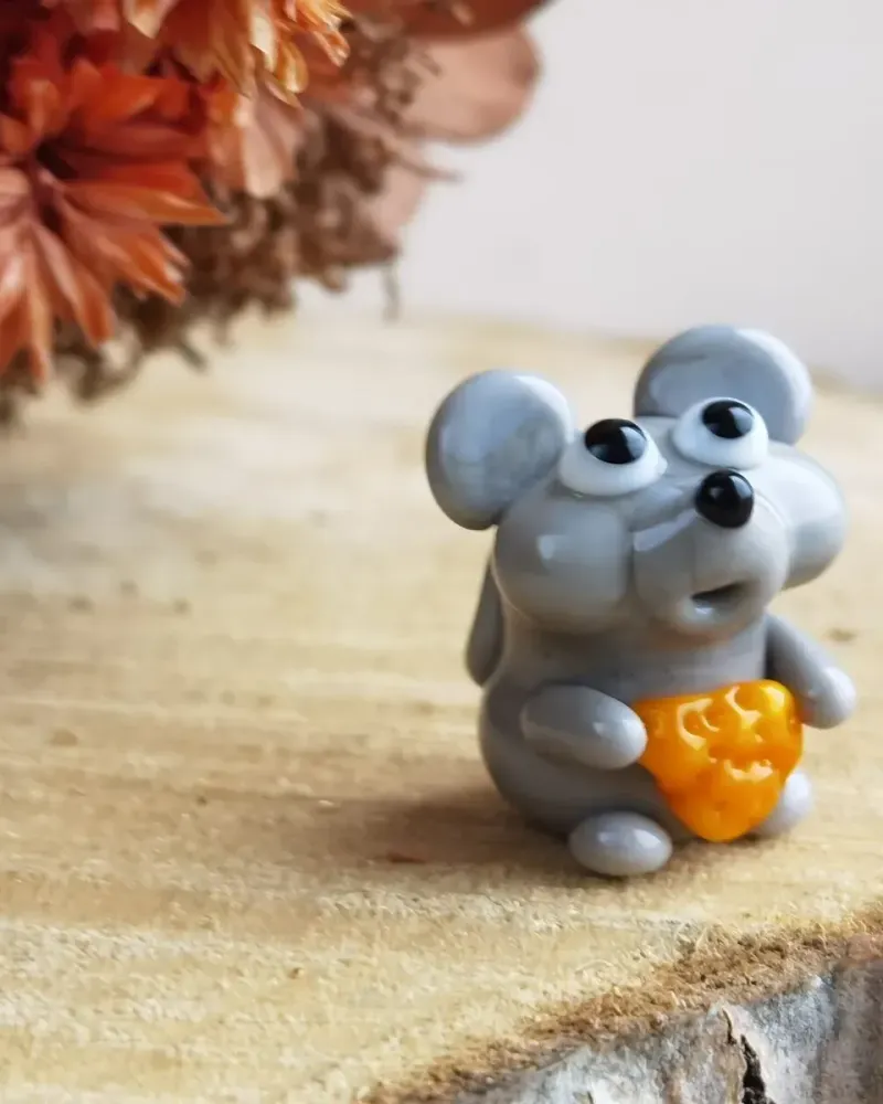 Стеклянная фигурка «Мышь с сыром крыса декоративная» — Высота 15 мм