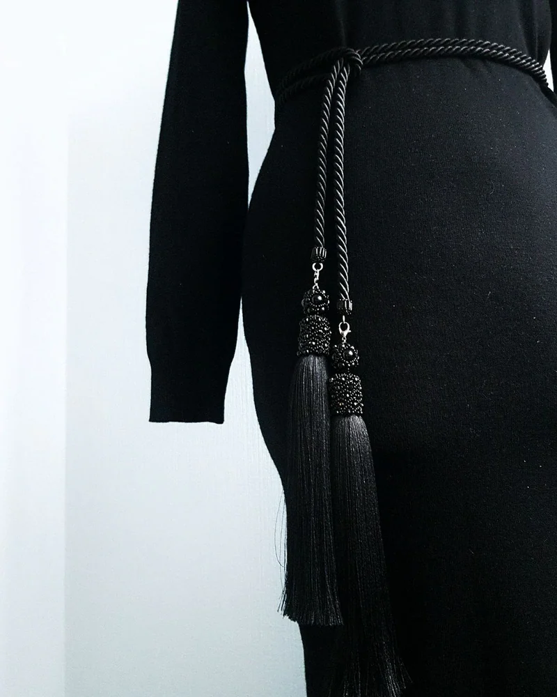 Пояс с кисточками "Black Silk"