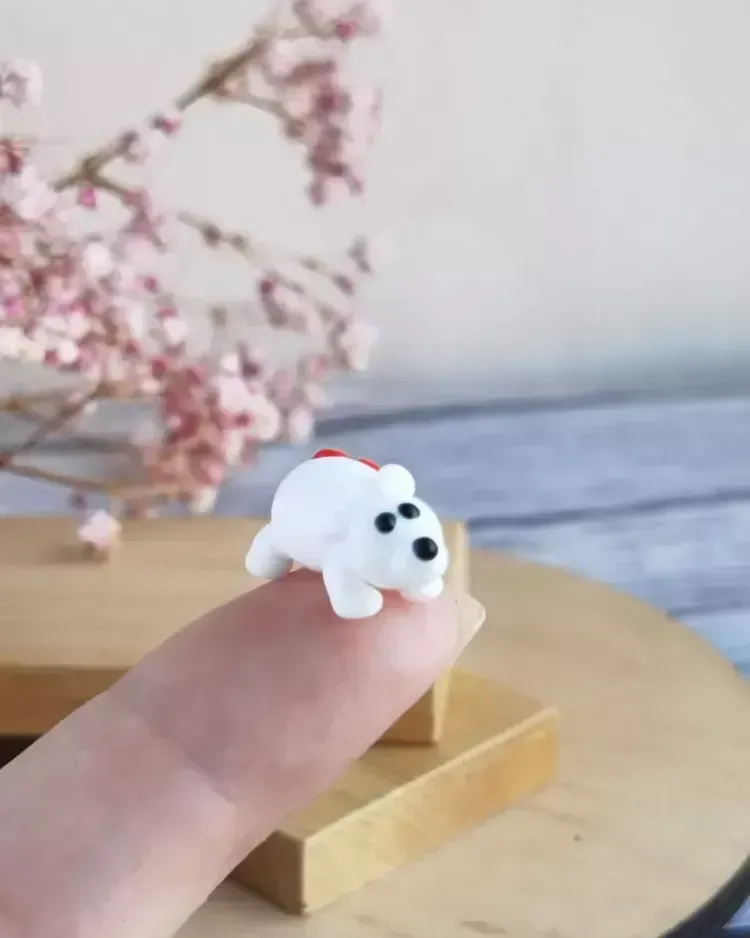 Стеклянная фигурка «Мишка белый» — В колпаке