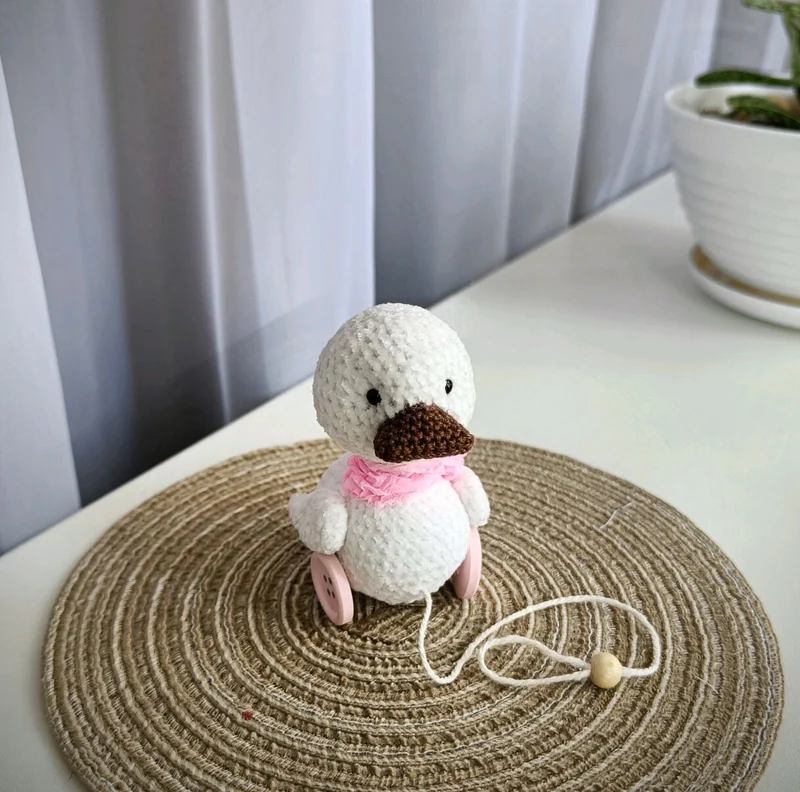 Утёнок — игрушка для кукол