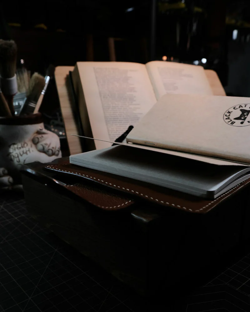 Кожаный блокнот на кнопке со сменными блоками, карманный софтбук