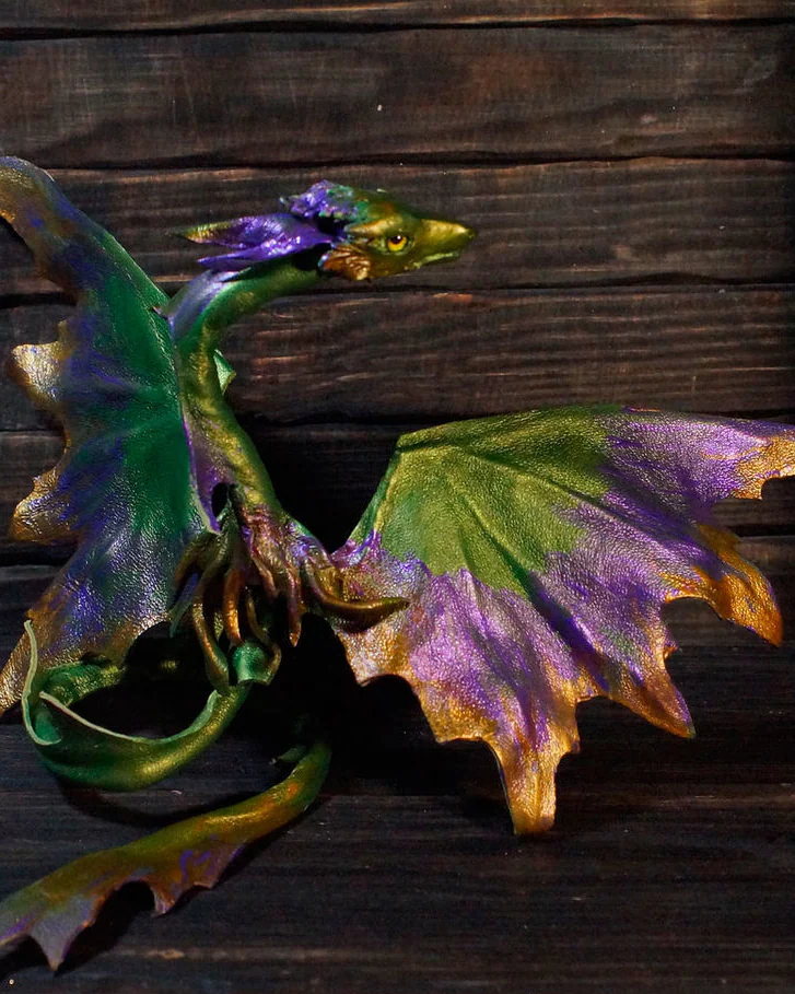 Дракон-браслет «Князь магии», зелёный с фиолетовым — Дракон-браслет «Князь магии»