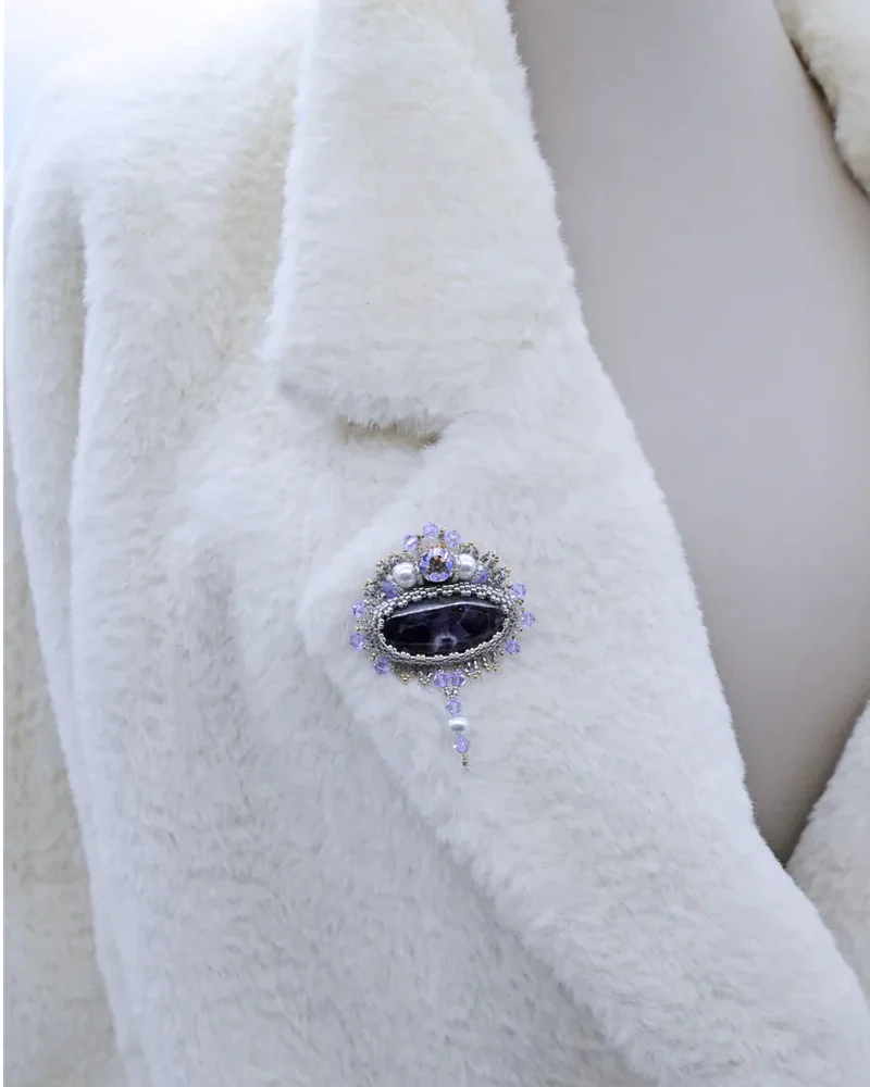 Брошь с аметистом и Swarovski