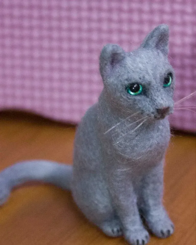 Кошка голубая, валяная фигурка — Основной