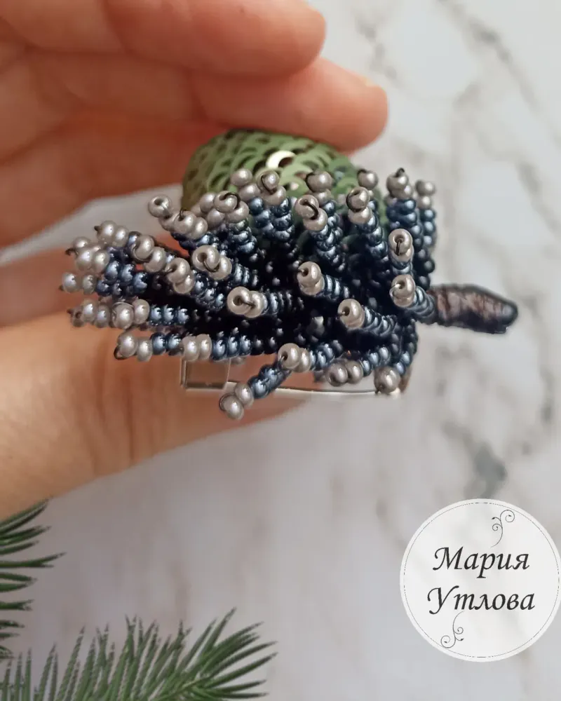 Брошь «Новогодняя» с шишкой, зелёная