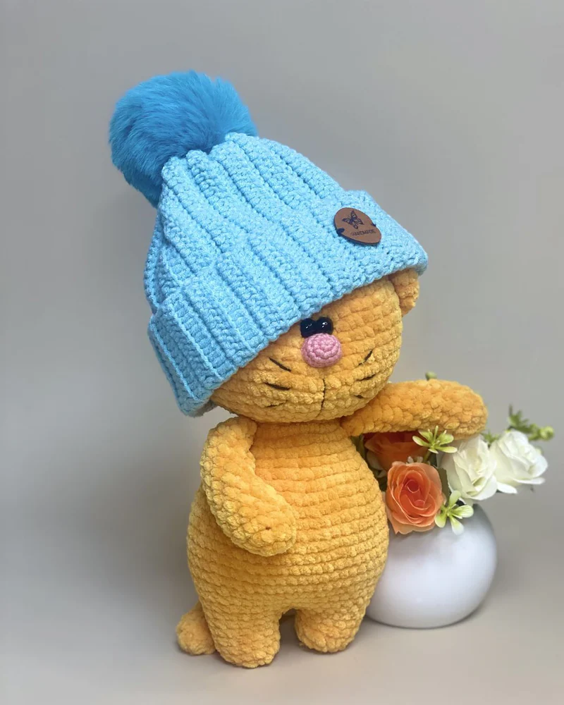Вязаный оранжевый котик амигуруми