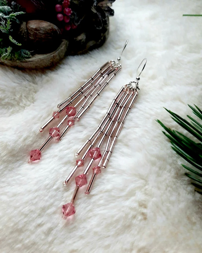 Серьги-кисти из бисера-стекляруса розовые с бусинами Сваровски — Серьги-кисти из бисера-стекляруса розовы