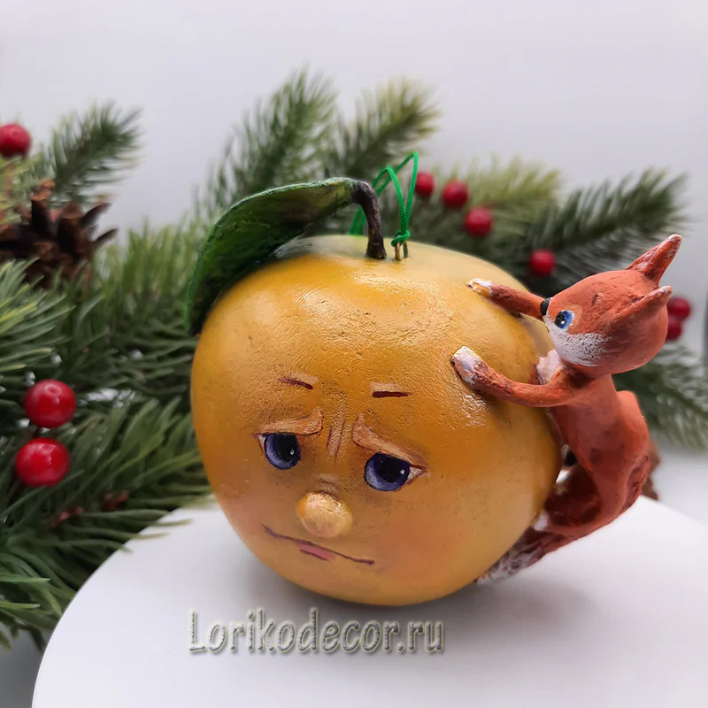 Ёлочная игрушка «ЯБЛОКО С БЕЛКОЙ-3»