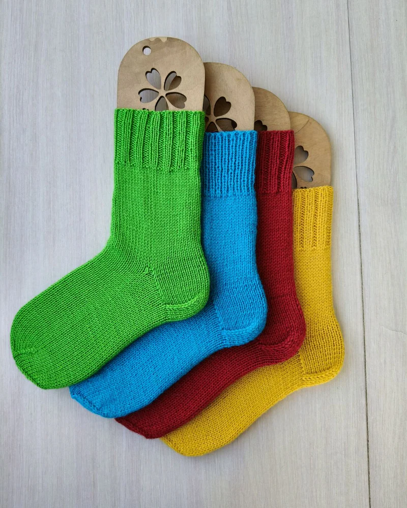 Зелёные яркие вязаные носки шерстяные Базовая коллекция RussianSocks — Зеленые носки