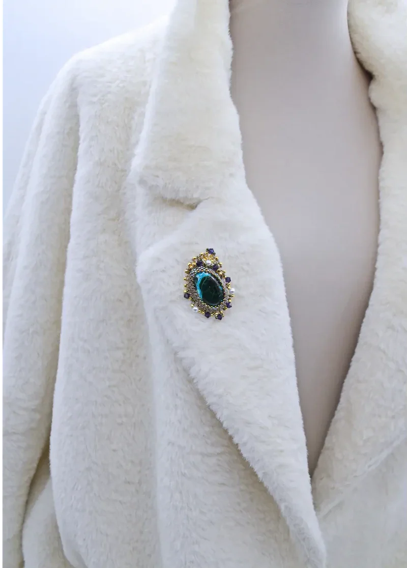 Брошь ручной работы с малахитом и Swarovski