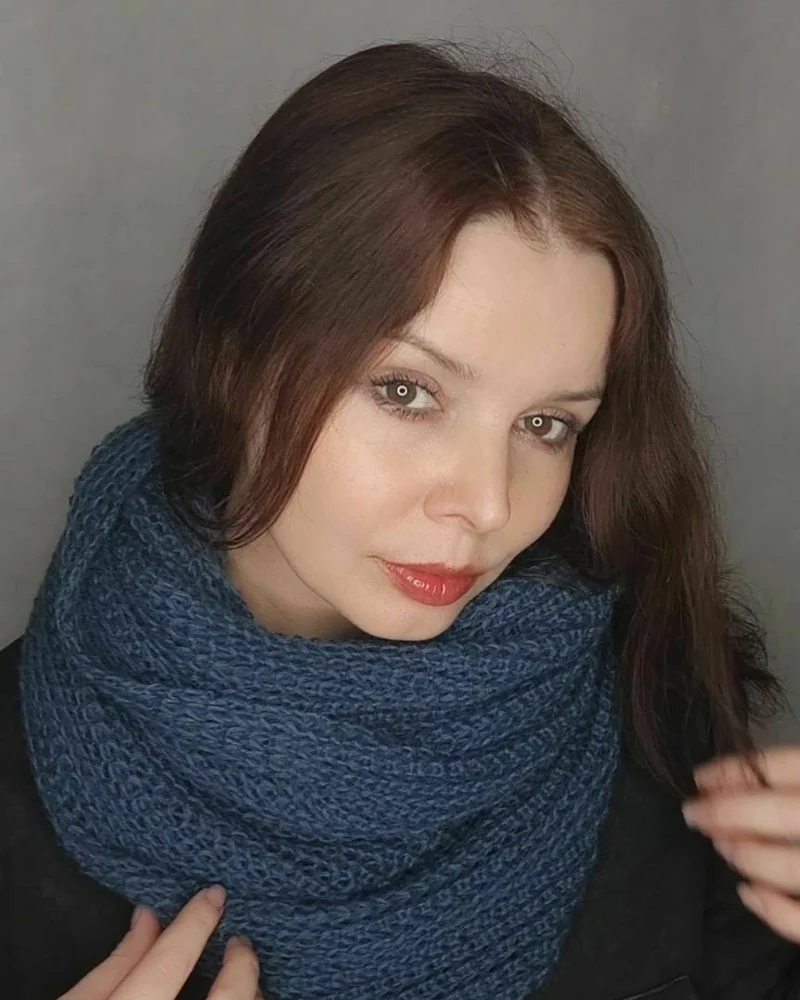 Снуд крупной жемчужной резинкой из кид-мохера — Сине-красный меланж