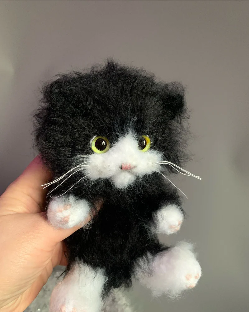 Вязаный котёнок «Кузя»