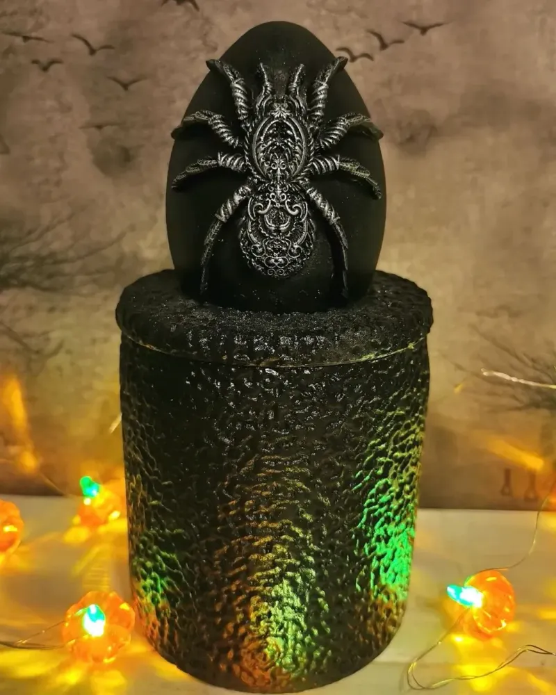 Высокая готическая шкатулка