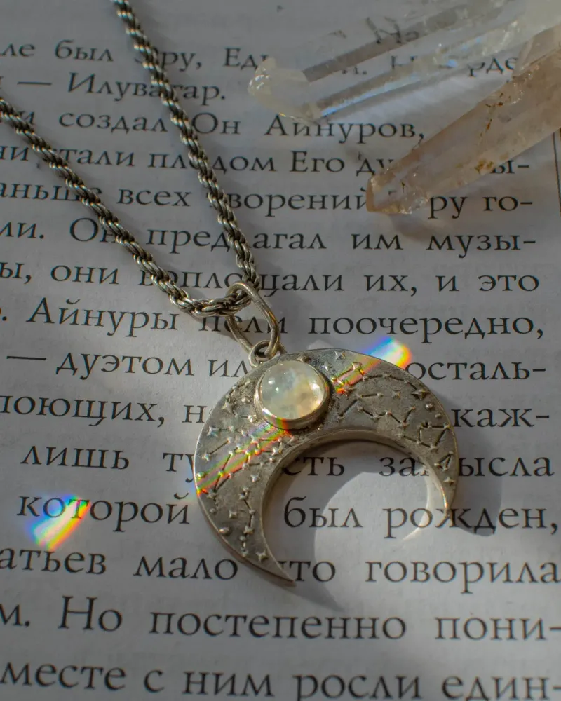 Лунница «Созвездия» — Серебро, лунный камень