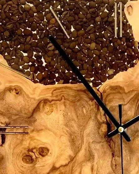 Настенные часы с карагачом и зернами кофе квадратные, 35*35 см, ручная работа