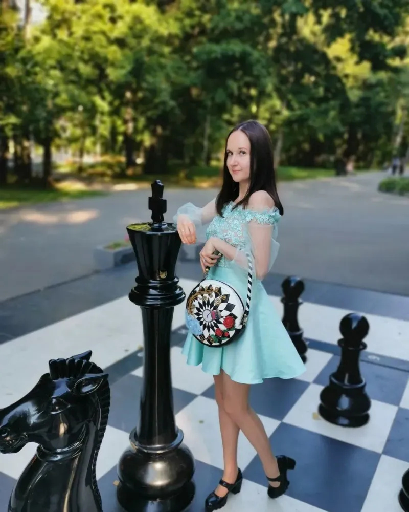 Сумочка кожаная с вышивкой Алиса Самая сказочная геометрия