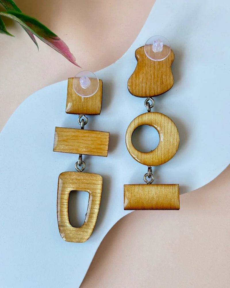 Серьги асимметричные.Акцентные серьги