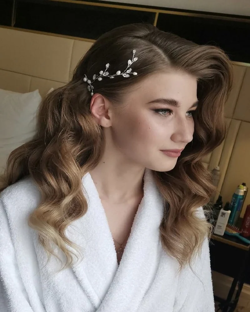 Свадебная жемчужная веточка в причёску с фианитами