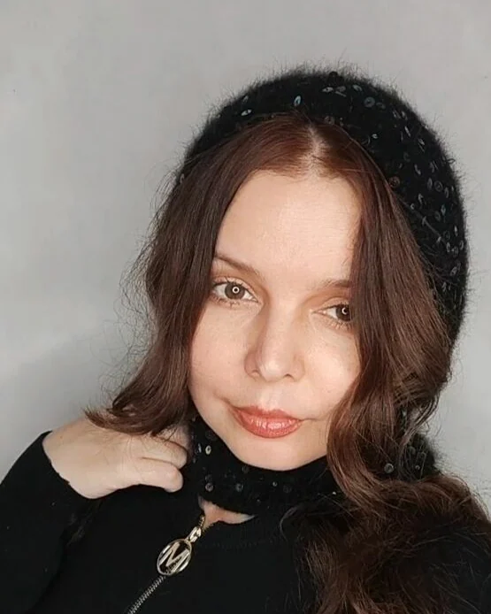 Чепчик-балаклава черный с разноцветными пайетками